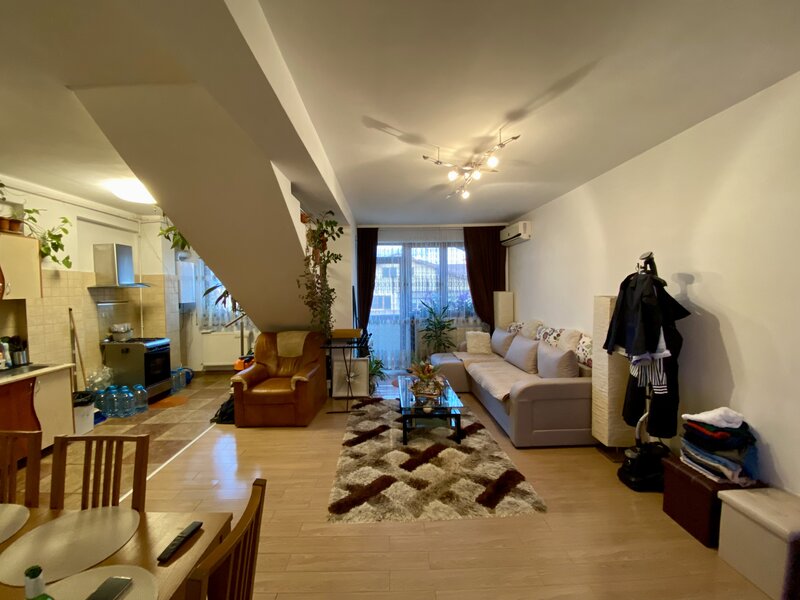 Cartier Latin, penthouse + loc parcare.